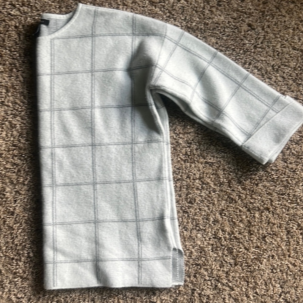 Tahari sweater
